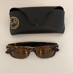 Rayban 2132 New Wayfarer sunglasses w orig case. 944 52/18 3N
